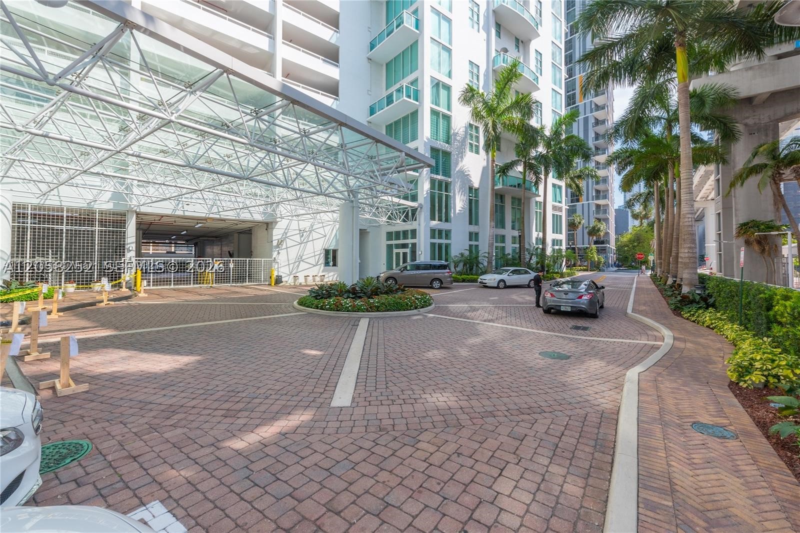 image Brickell on the River South32