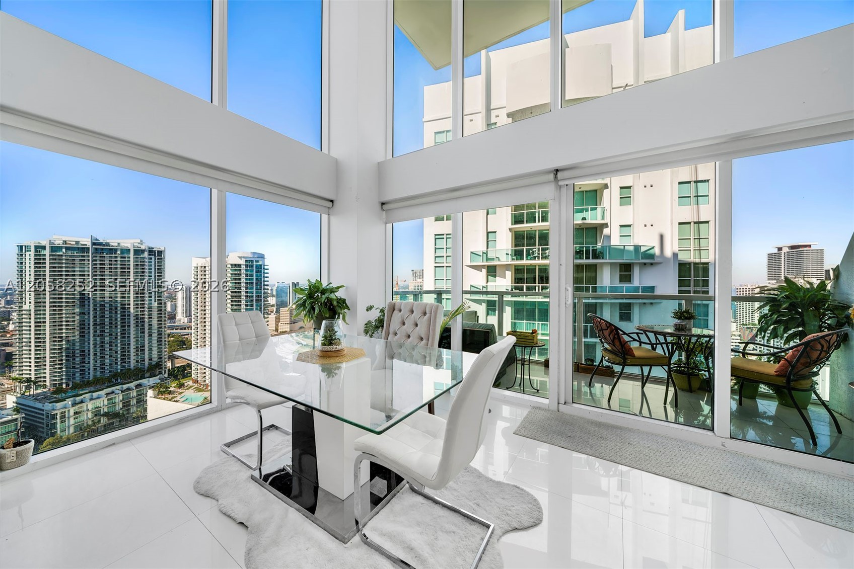 image Brickell on the River South5