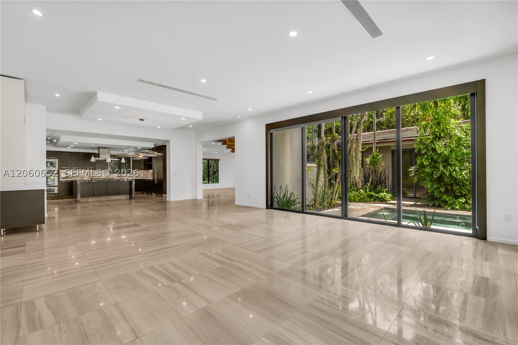 6840 Sunrise Pl Coral Gables, FL 33133