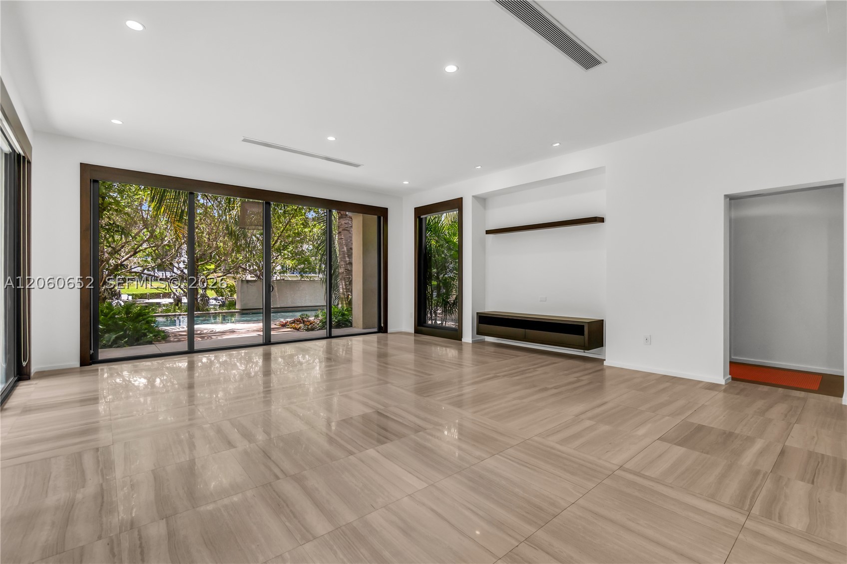 6840 Sunrise Pl Coral Gables, FL 33133