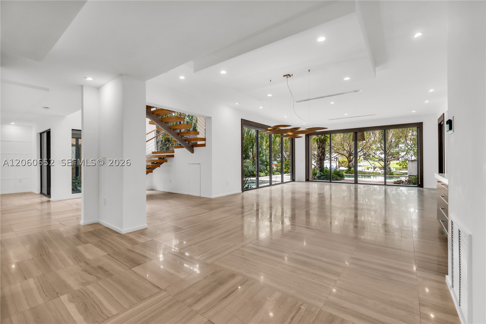 6840 Sunrise Pl Coral Gables, FL 33133