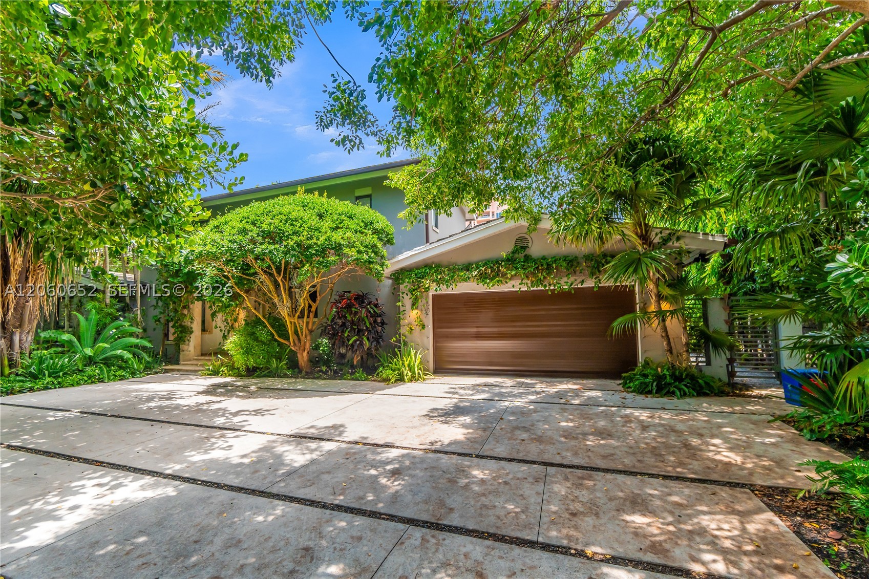 6840 Sunrise Pl Coral Gables, FL 33133