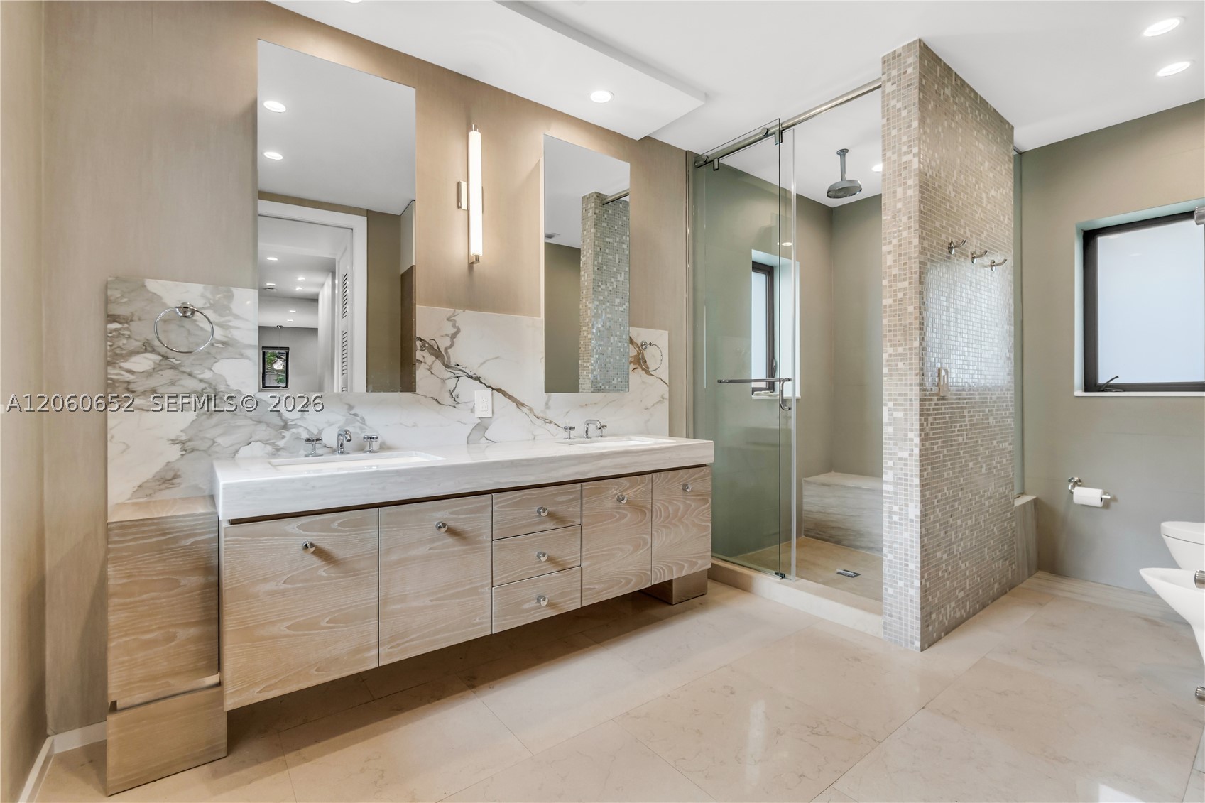 6840 Sunrise Pl Coral Gables, FL 33133