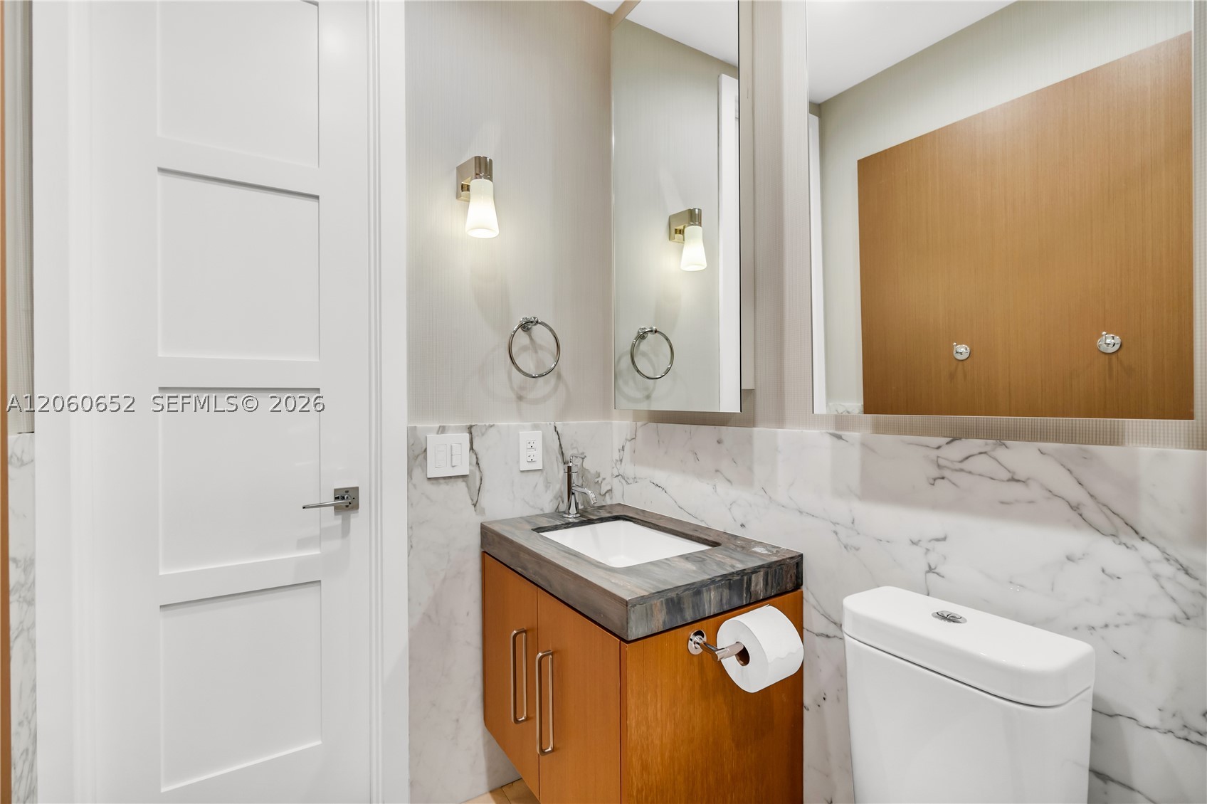6840 Sunrise Pl Coral Gables, FL 33133