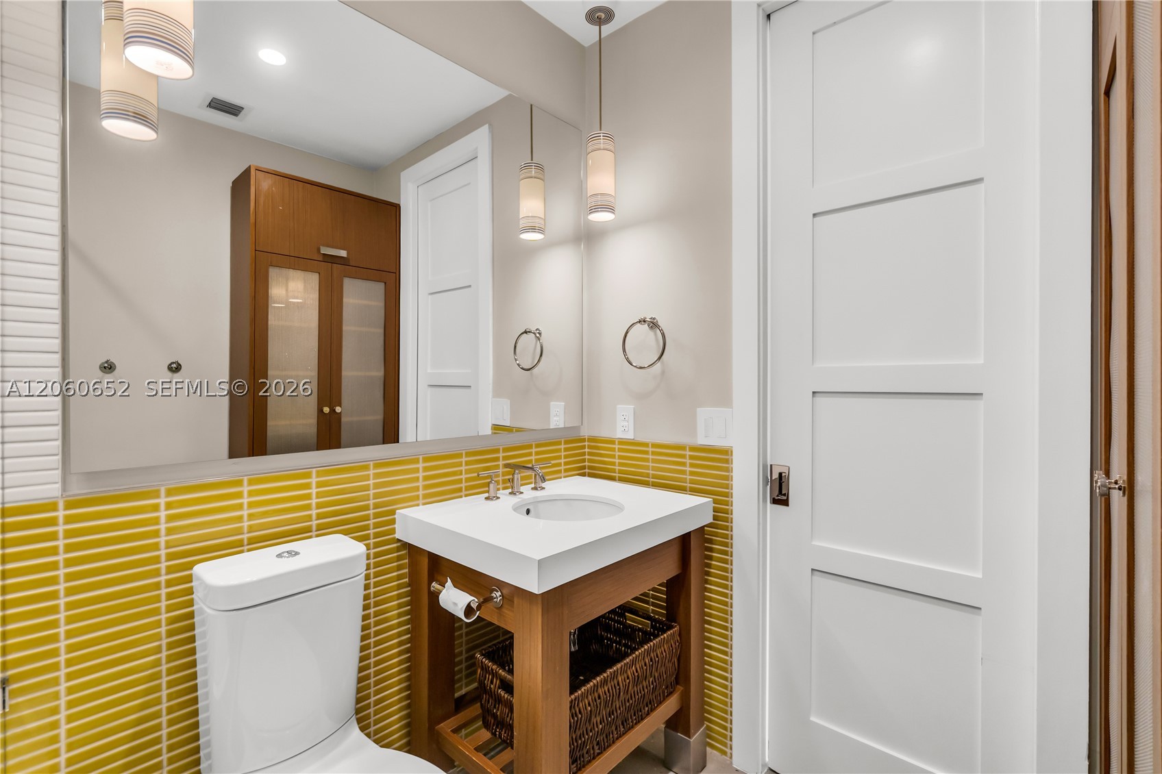 6840 Sunrise Pl Coral Gables, FL 33133
