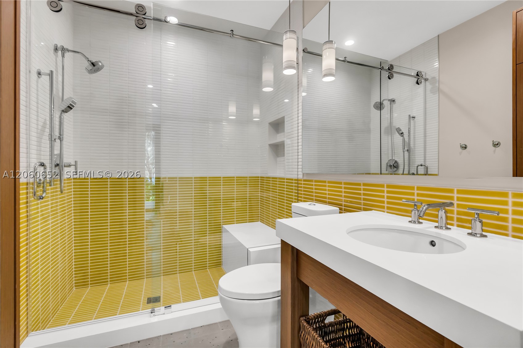 6840 Sunrise Pl Coral Gables, FL 33133