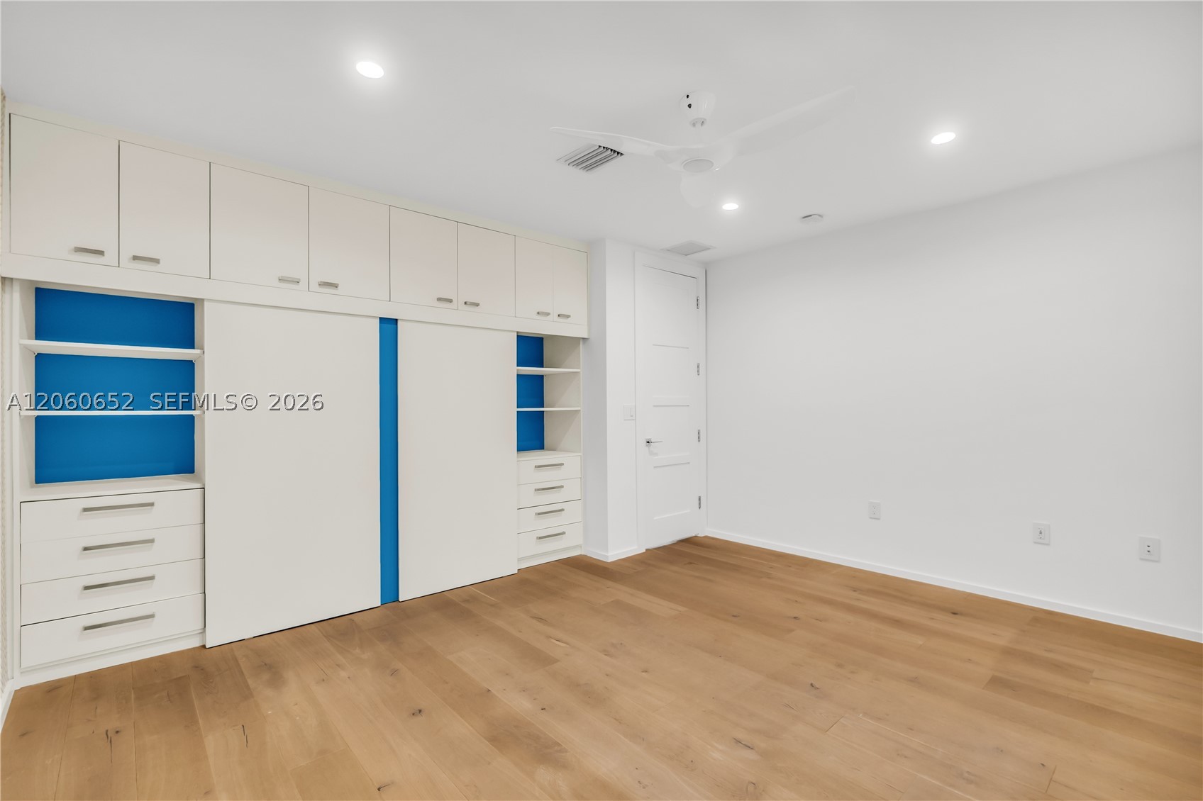 6840 Sunrise Pl Coral Gables, FL 33133