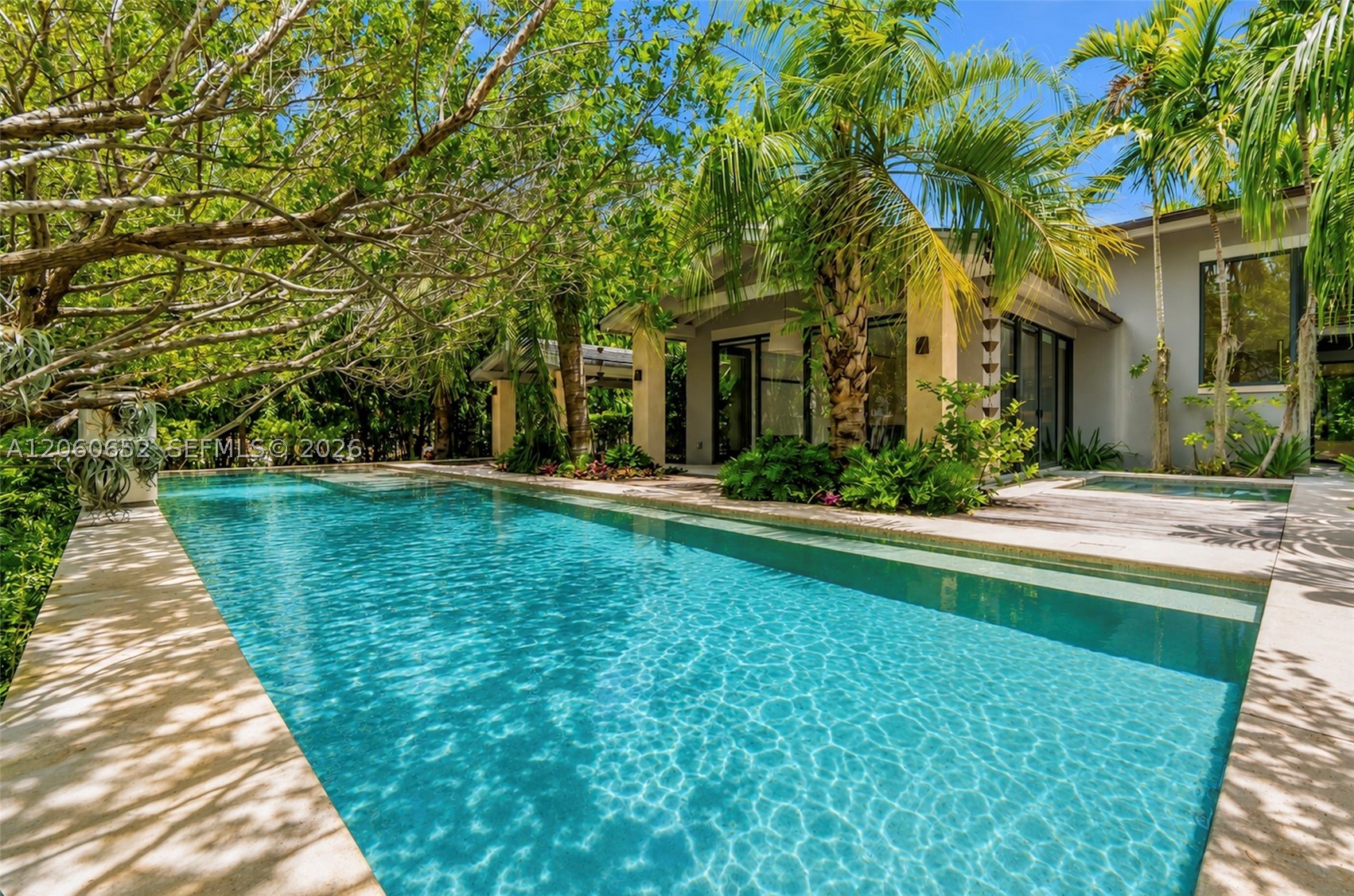 6840 Sunrise Pl Coral Gables, FL 33133