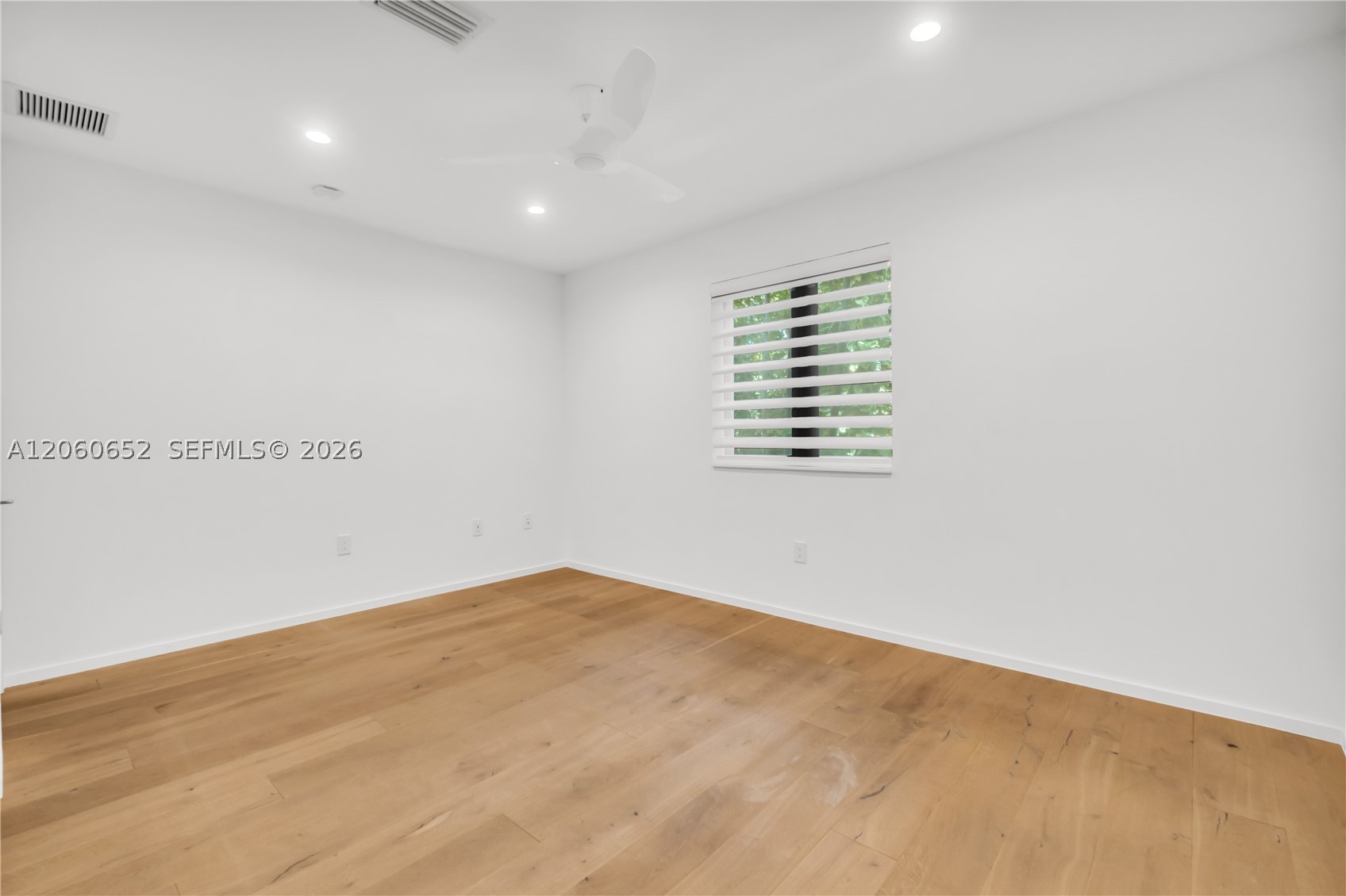 6840 Sunrise Pl Coral Gables, FL 33133