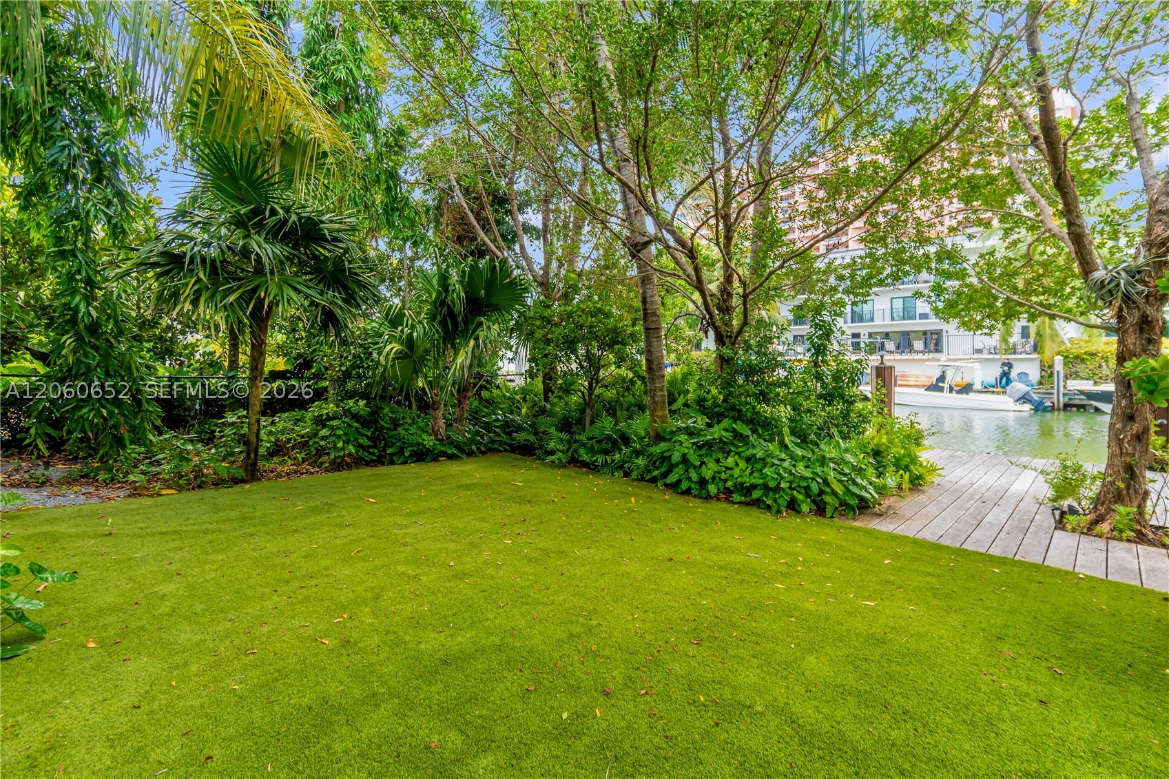 6840 Sunrise Pl Coral Gables, FL 33133