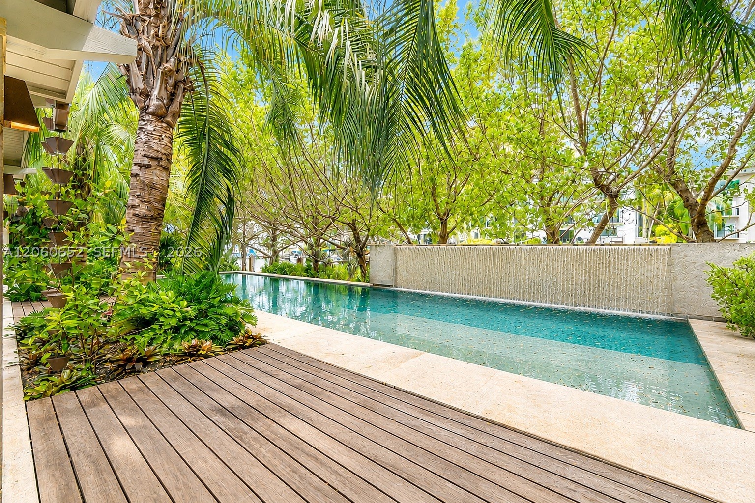 6840 Sunrise Pl Coral Gables, FL 33133