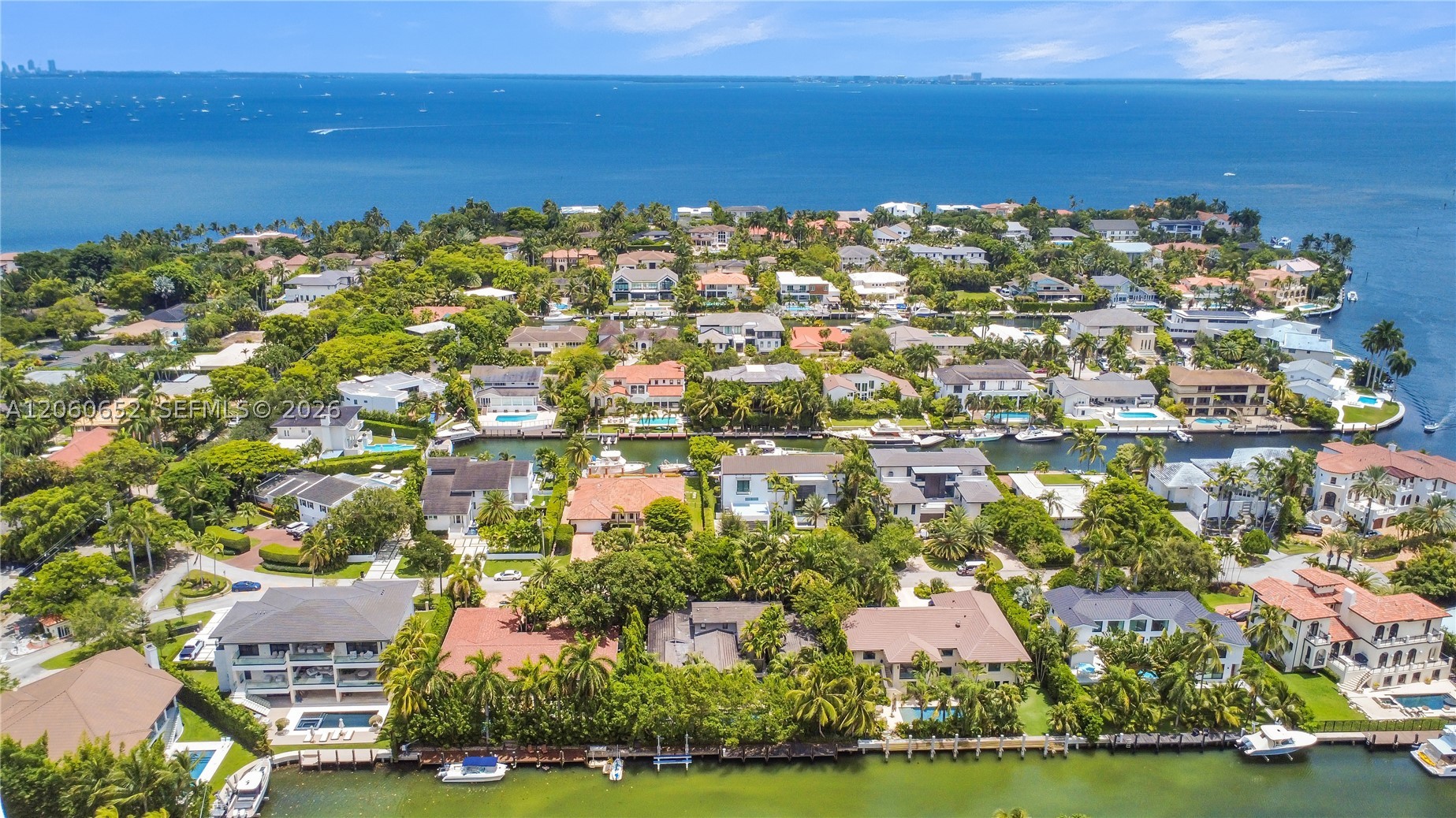 6840 Sunrise Pl Coral Gables, FL 33133
