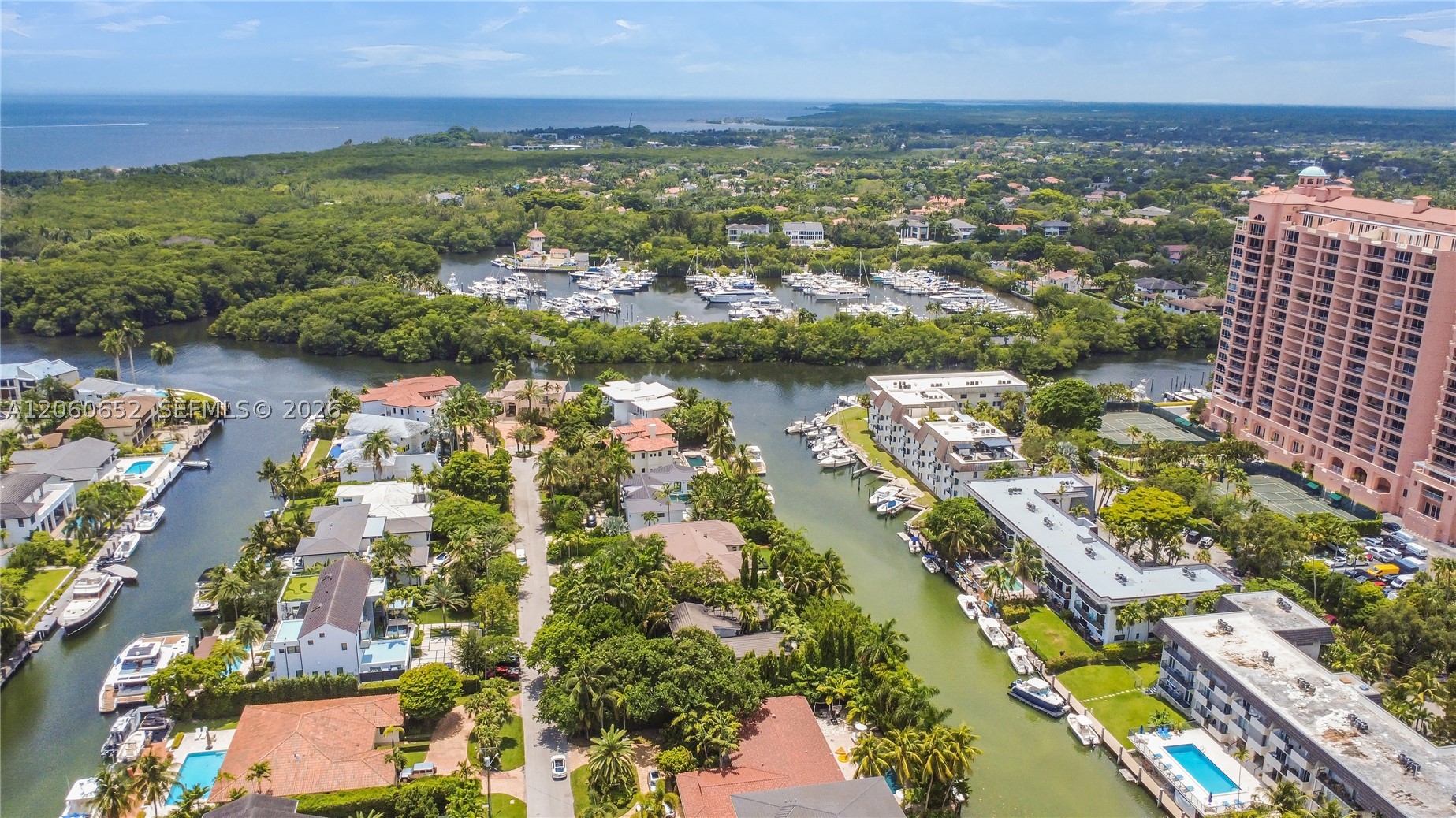 6840 Sunrise Pl Coral Gables, FL 33133