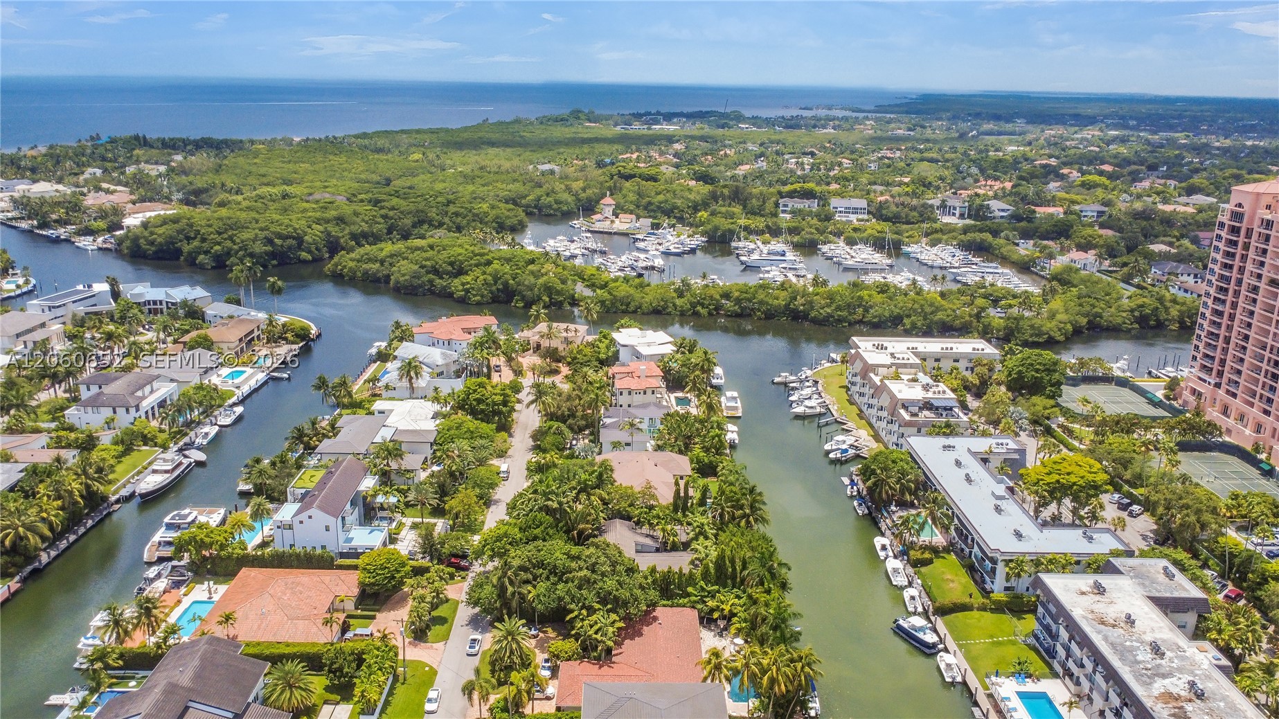 6840 Sunrise Pl Coral Gables, FL 33133