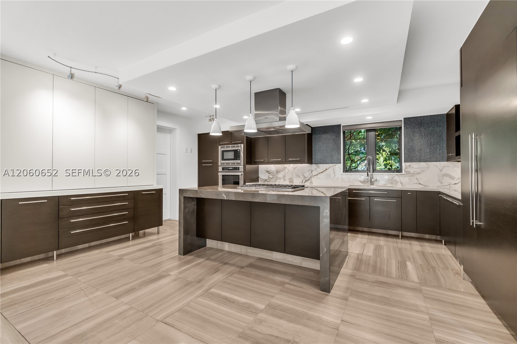 6840 Sunrise Pl Coral Gables, FL 33133