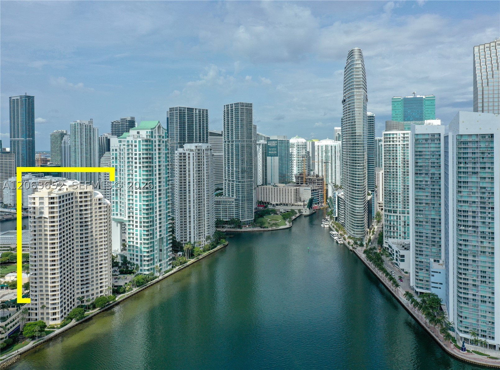 888 Brickell Key Dr #512