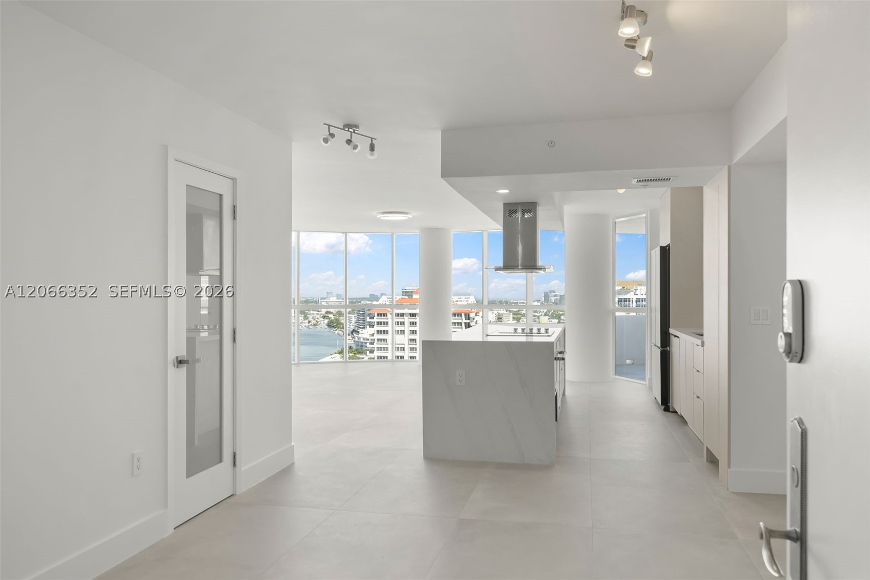 6301 Collins Ave #2307