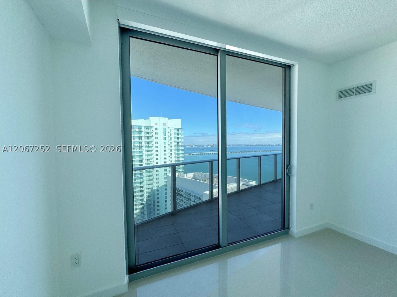 image Aria on the Bay24