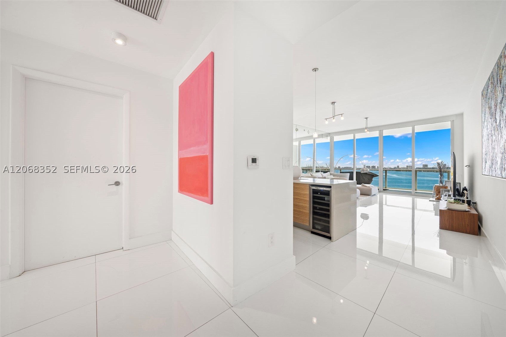 image Paramount Bay11