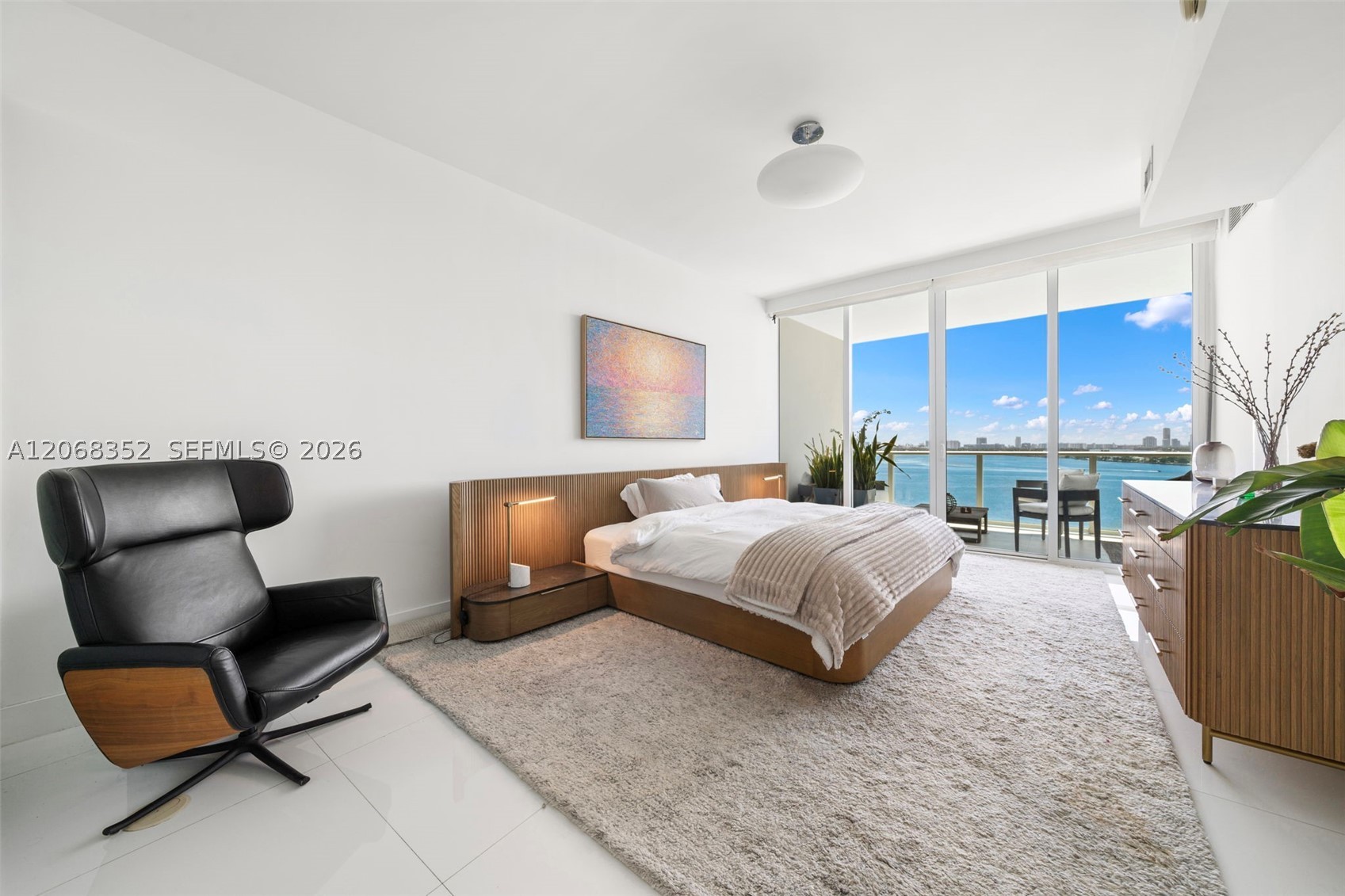 image Paramount Bay12