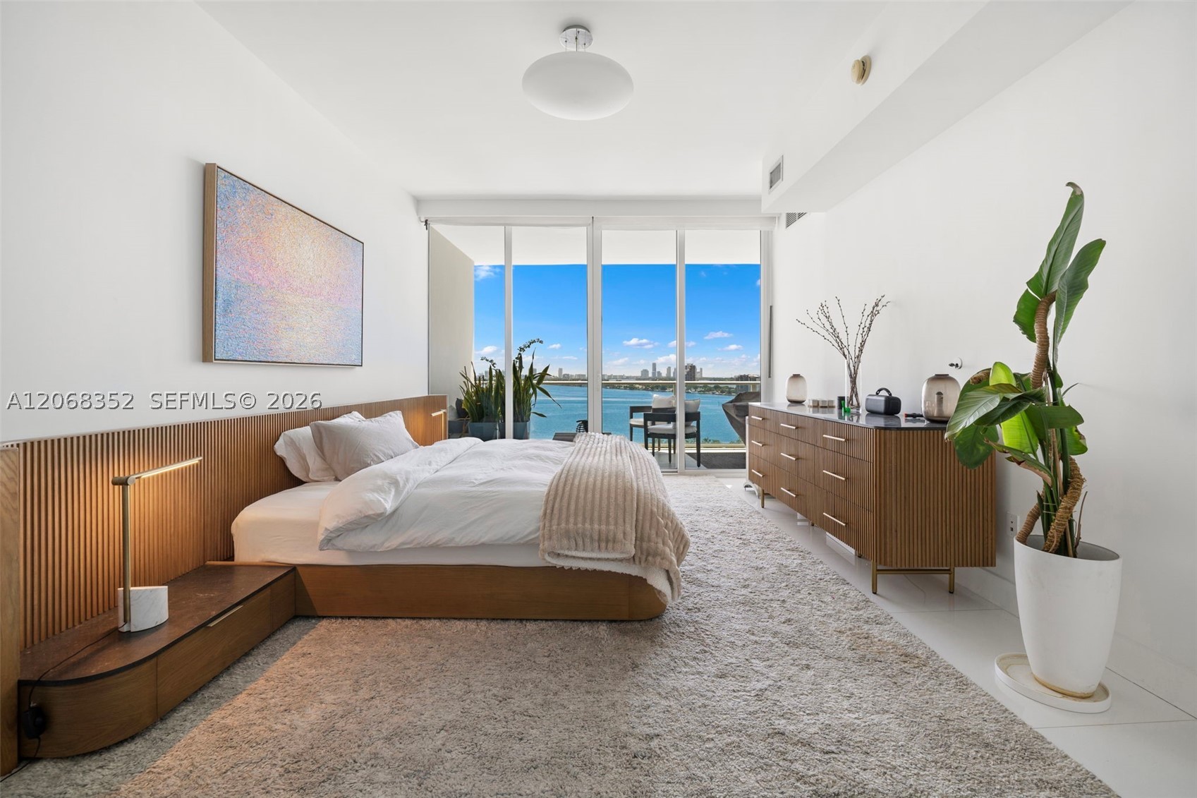 image Paramount Bay13