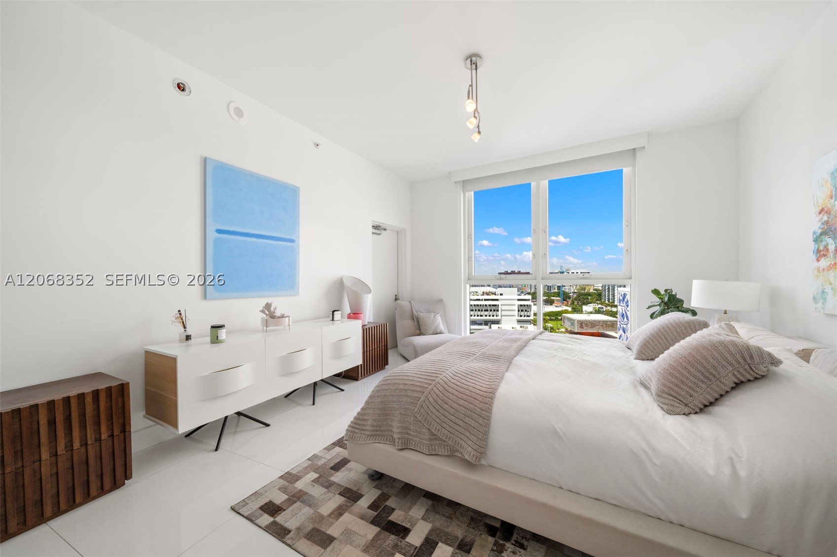 image Paramount Bay17