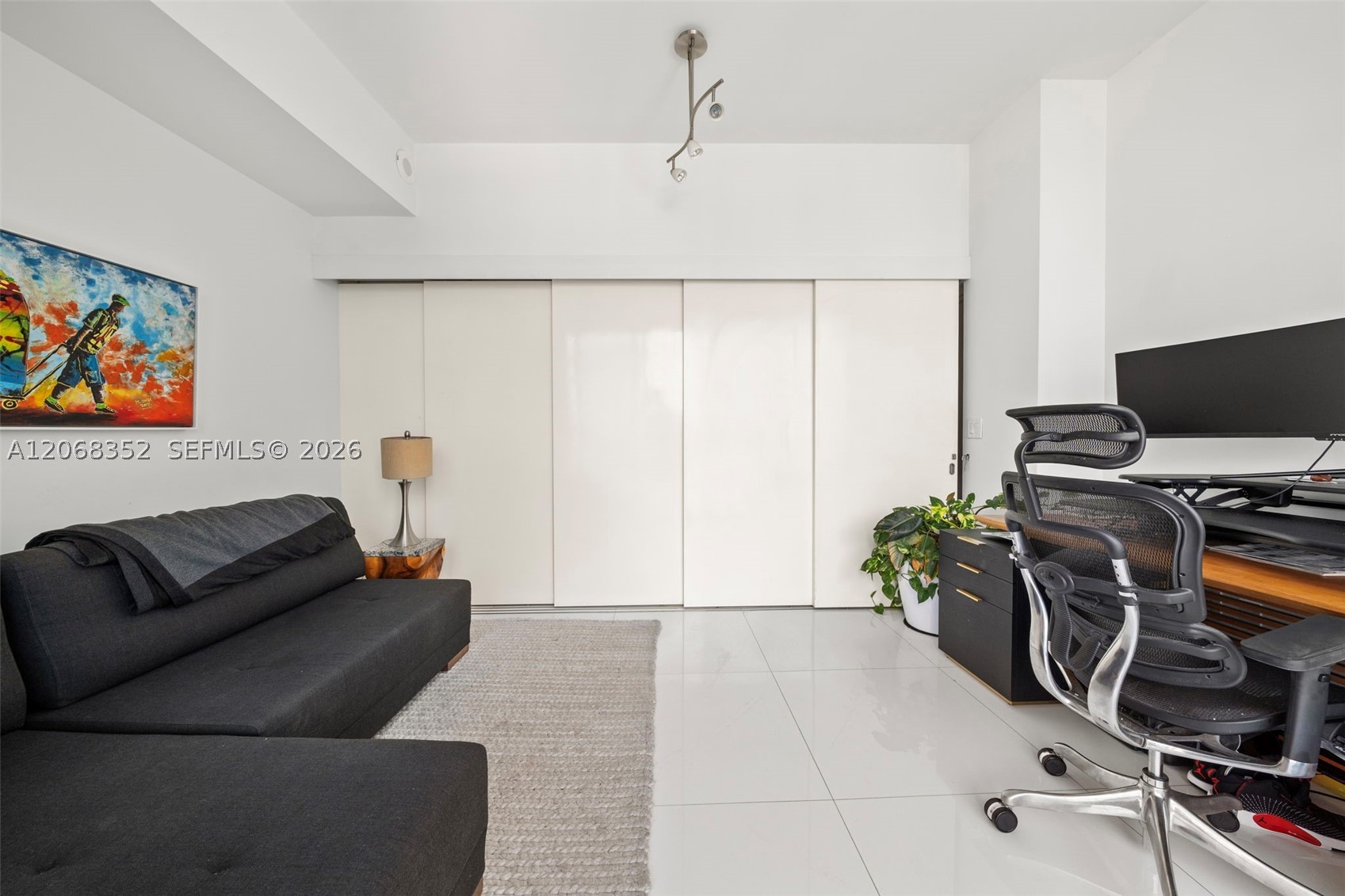image Paramount Bay21