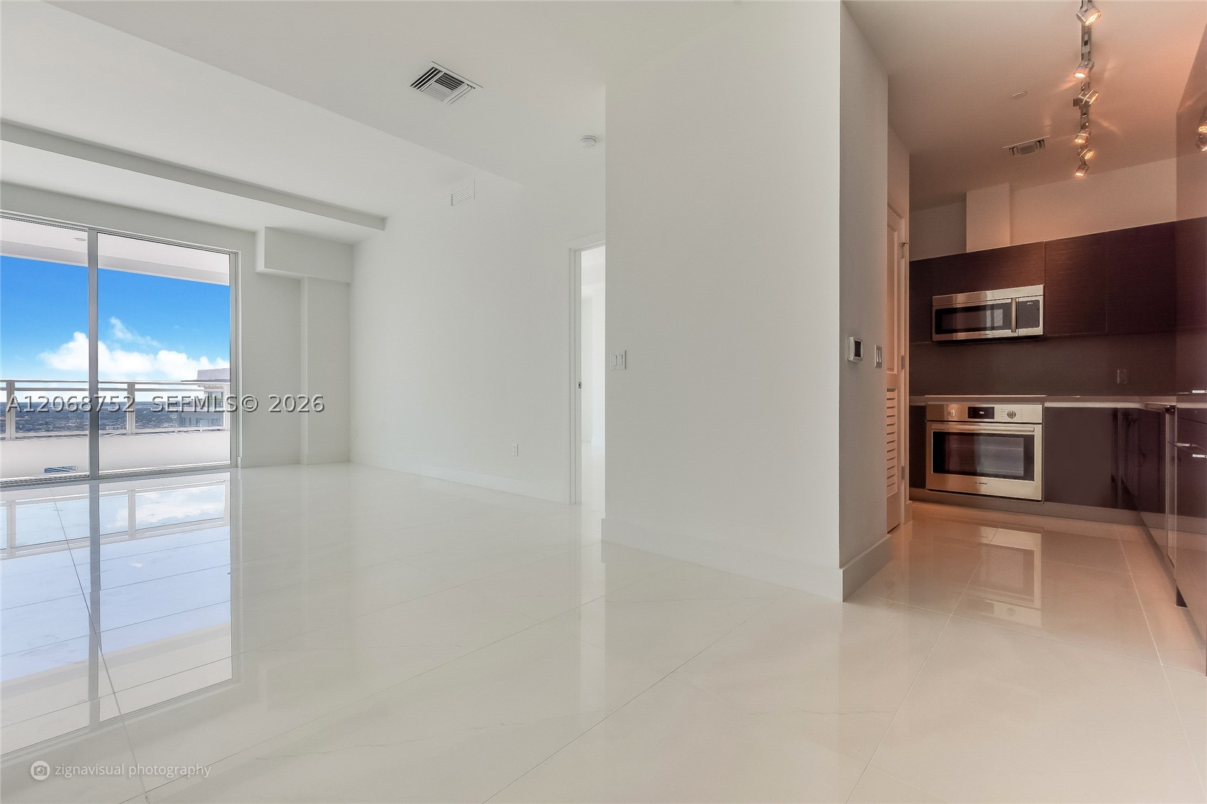 image The Bond on Brickell6