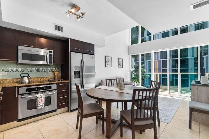 image Brickell on the River South0