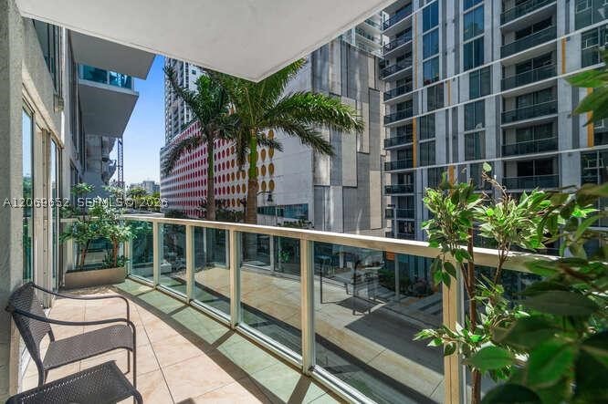 image Brickell on the River South2