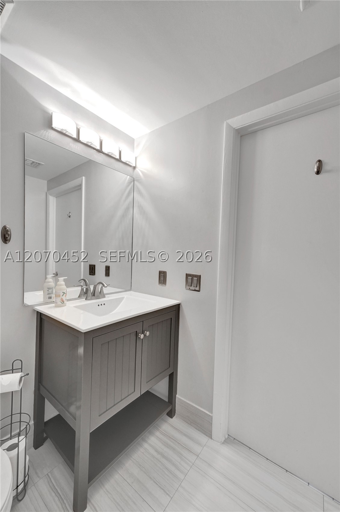 2475 Brickell Ave #804 Miami, FL 33129
