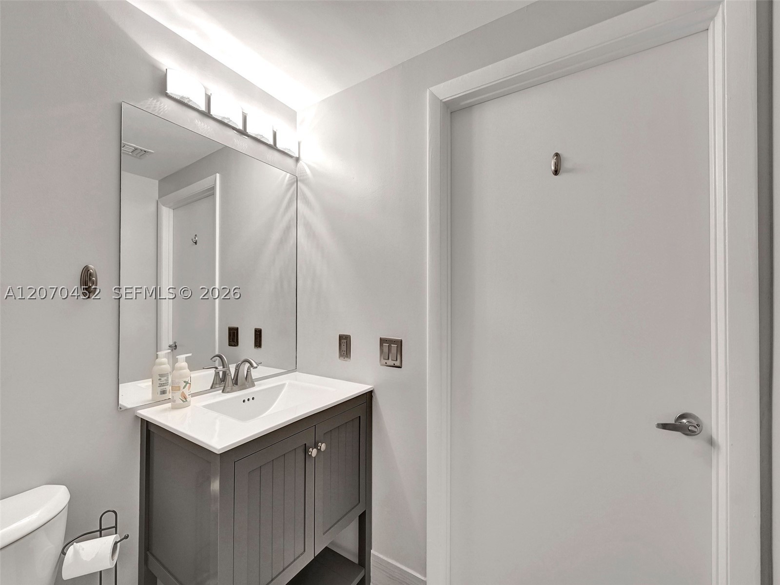 2475 Brickell Ave #804 Miami, FL 33129