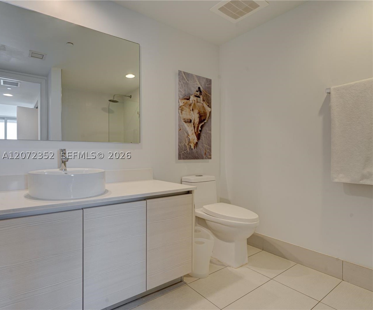 image Beachwalk Condominium17