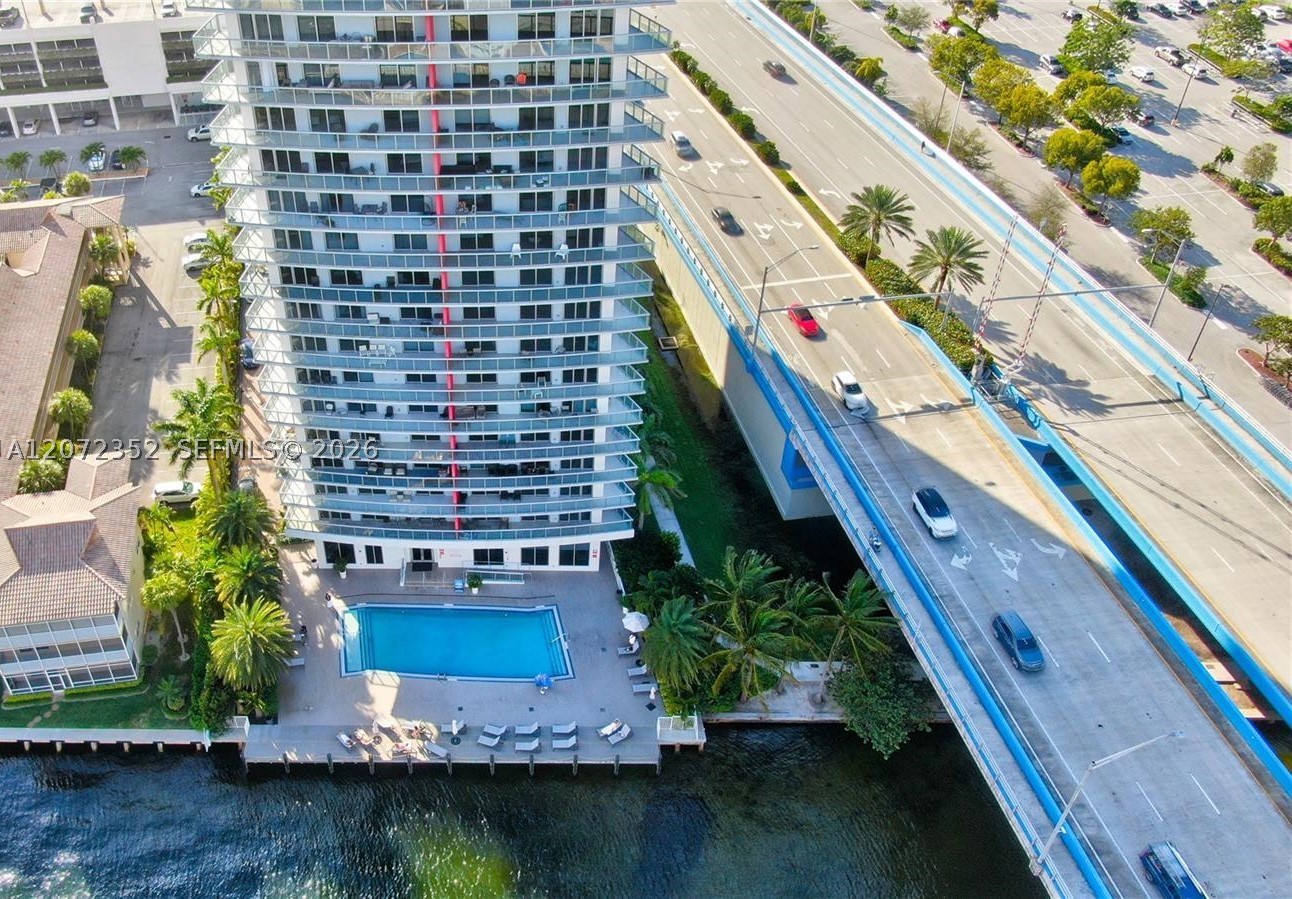 image Beachwalk Condominium2
