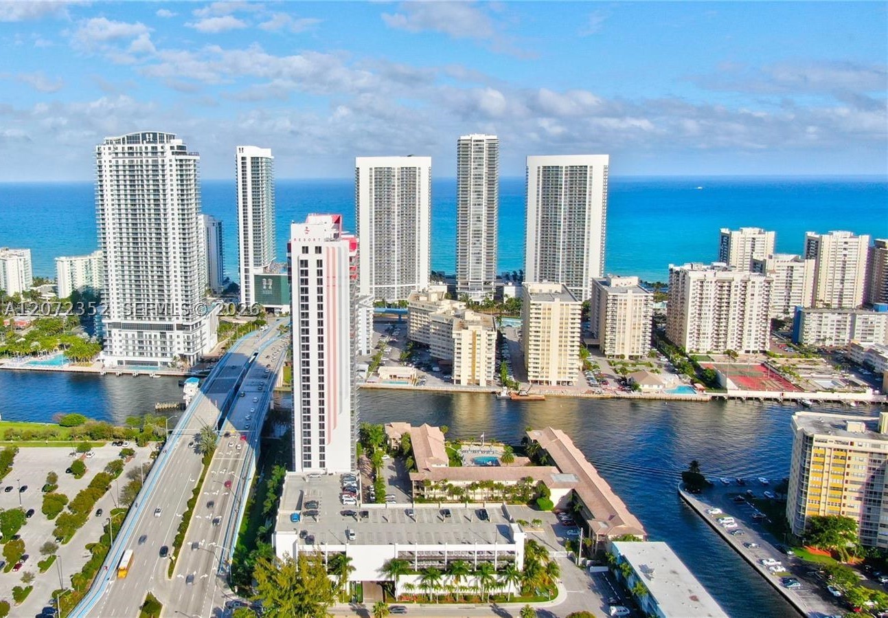 image Beachwalk Condominium3