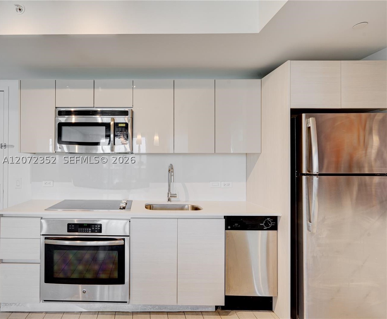 image Beachwalk Condominium7