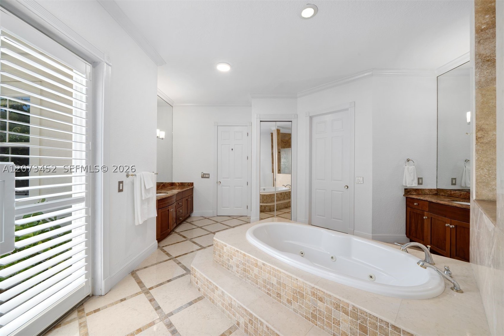 6235 Rolling Rd Dr Pinecrest, FL 33156