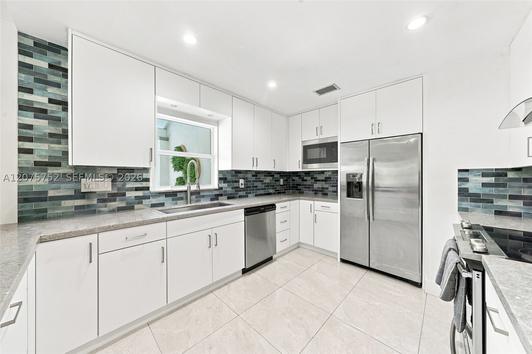 8250 SW 86th Ct Miami, FL 33143