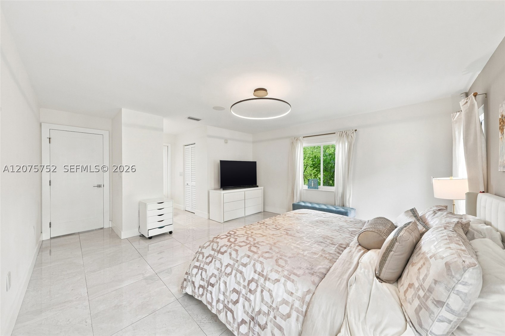 8250 SW 86th Ct Miami, FL 33143