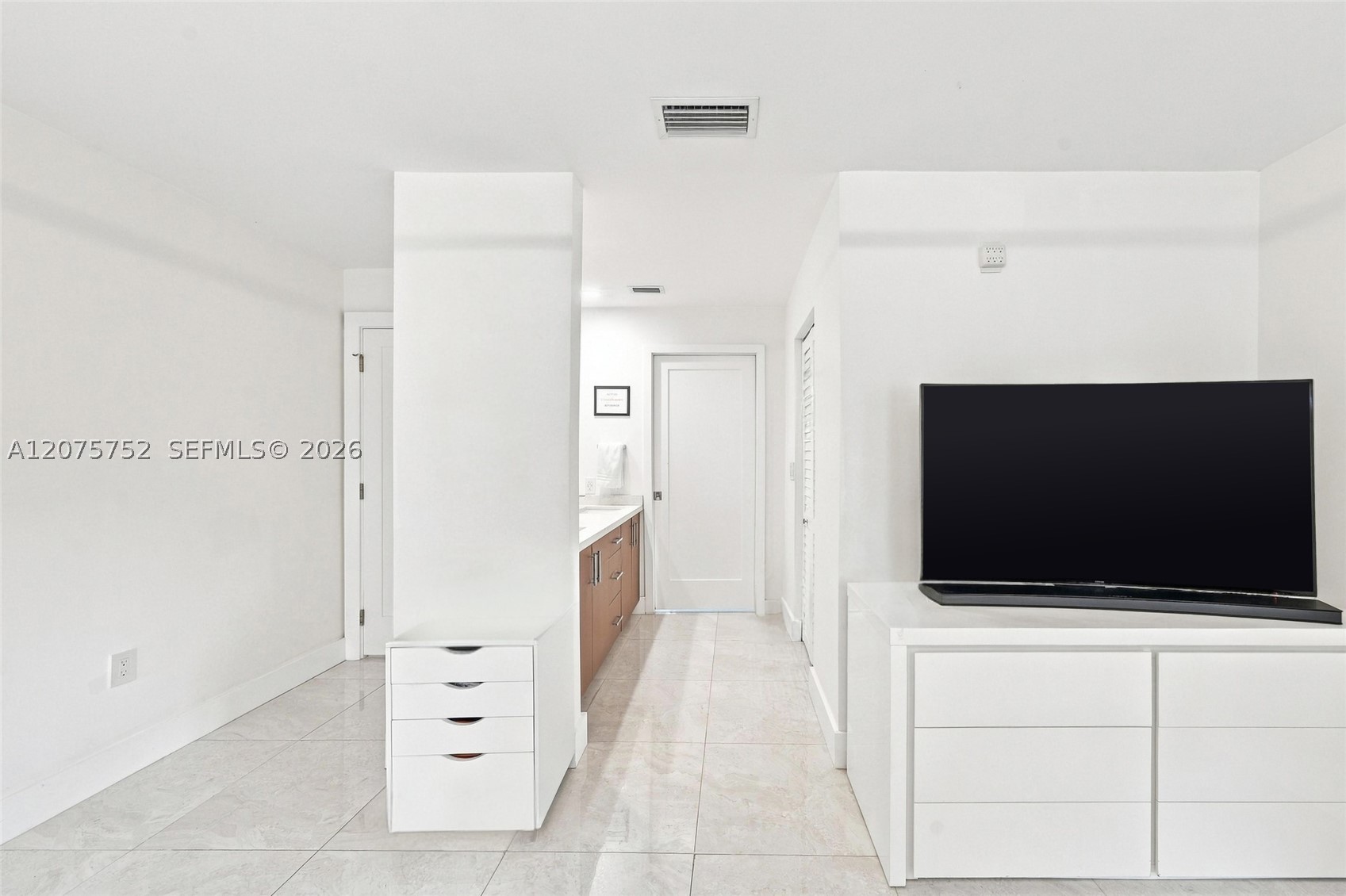 8250 SW 86th Ct Miami, FL 33143