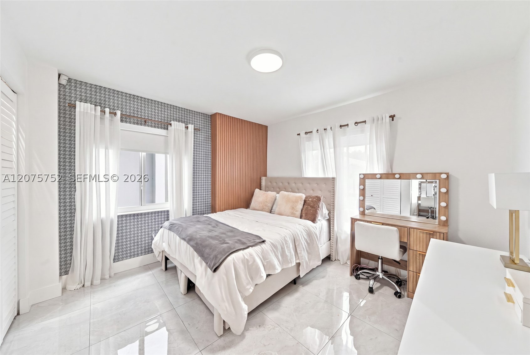 8250 SW 86th Ct Miami, FL 33143