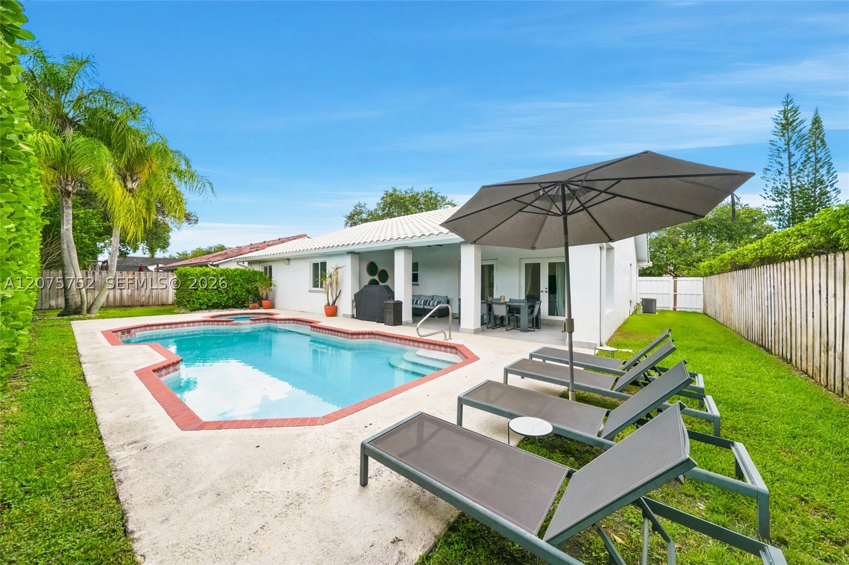 8250 SW 86th Ct Miami, FL 33143