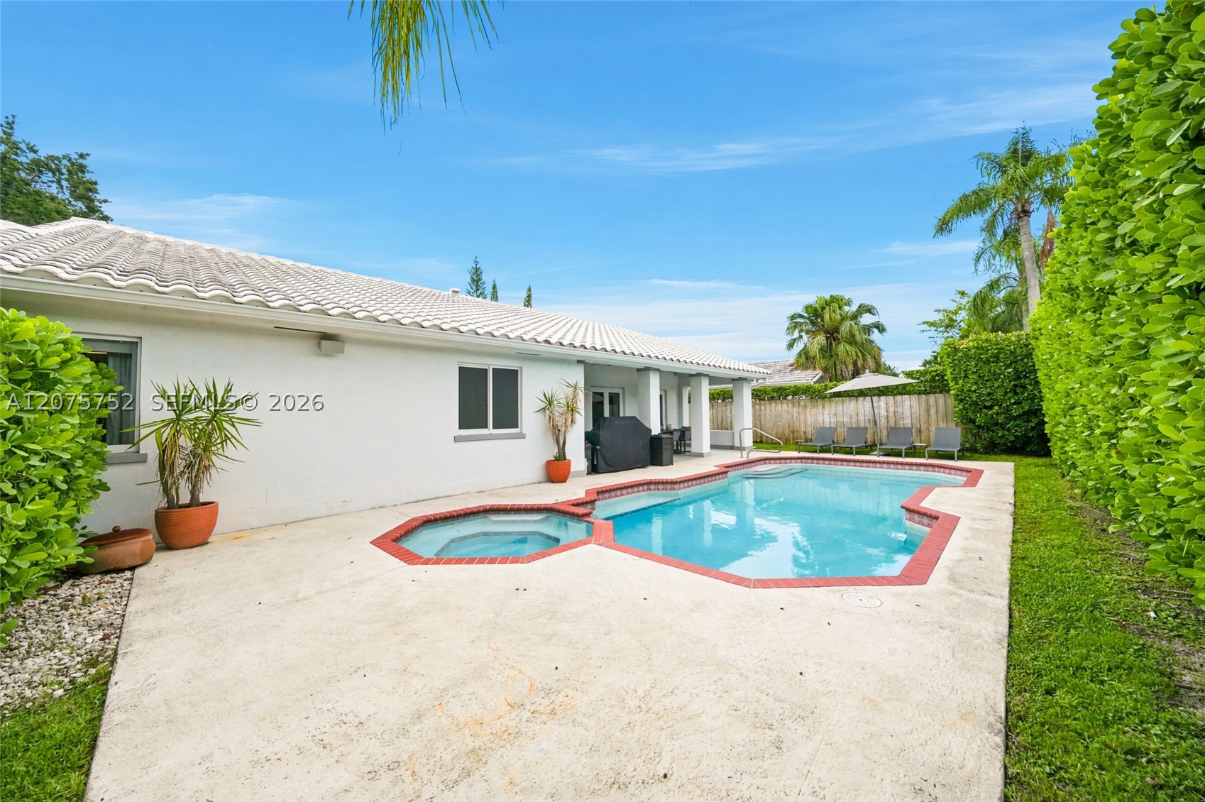 8250 SW 86th Ct Miami, FL 33143