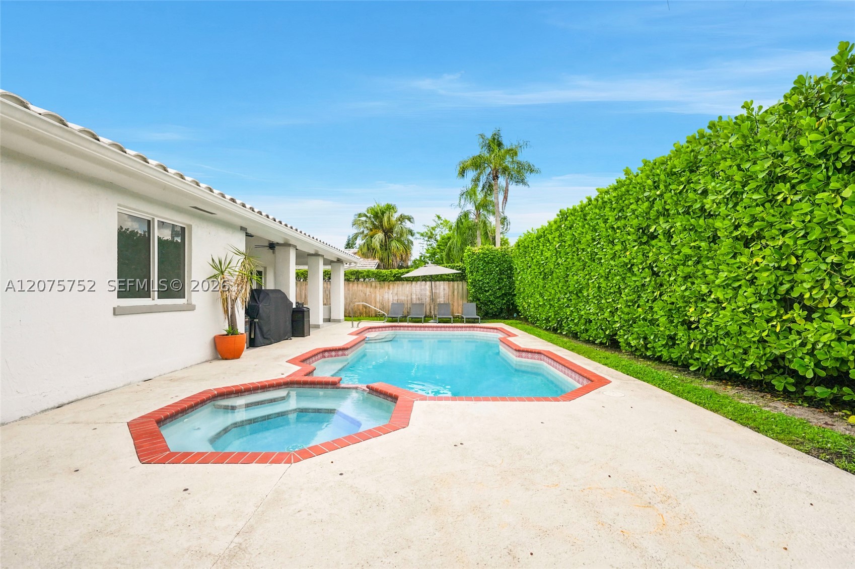 8250 SW 86th Ct Miami, FL 33143