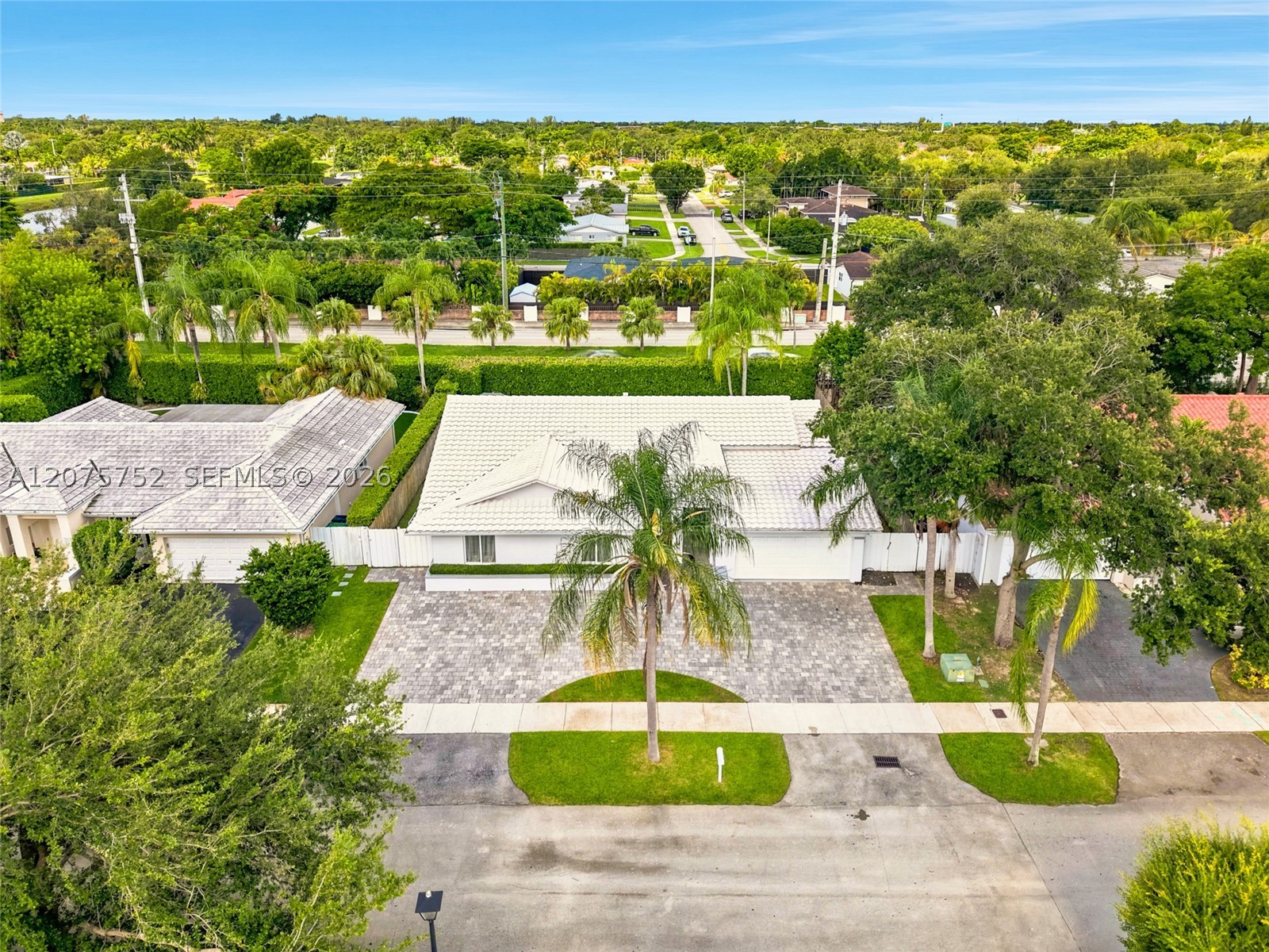 8250 SW 86th Ct Miami, FL 33143
