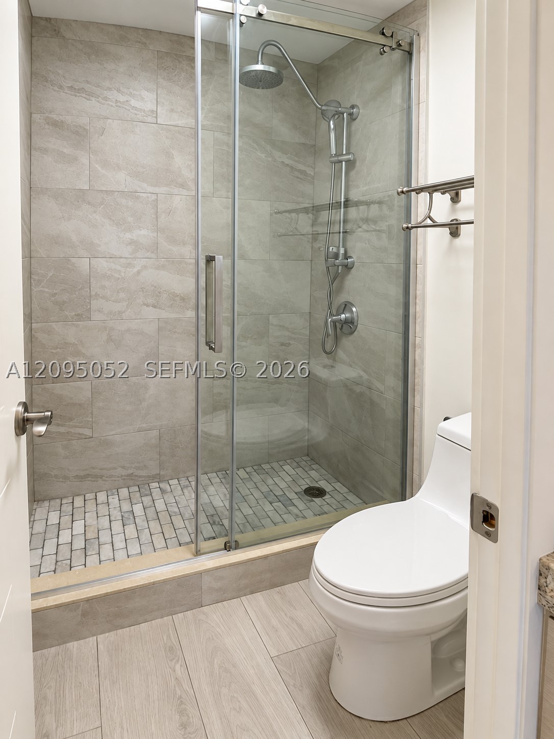 image Arlen House West6