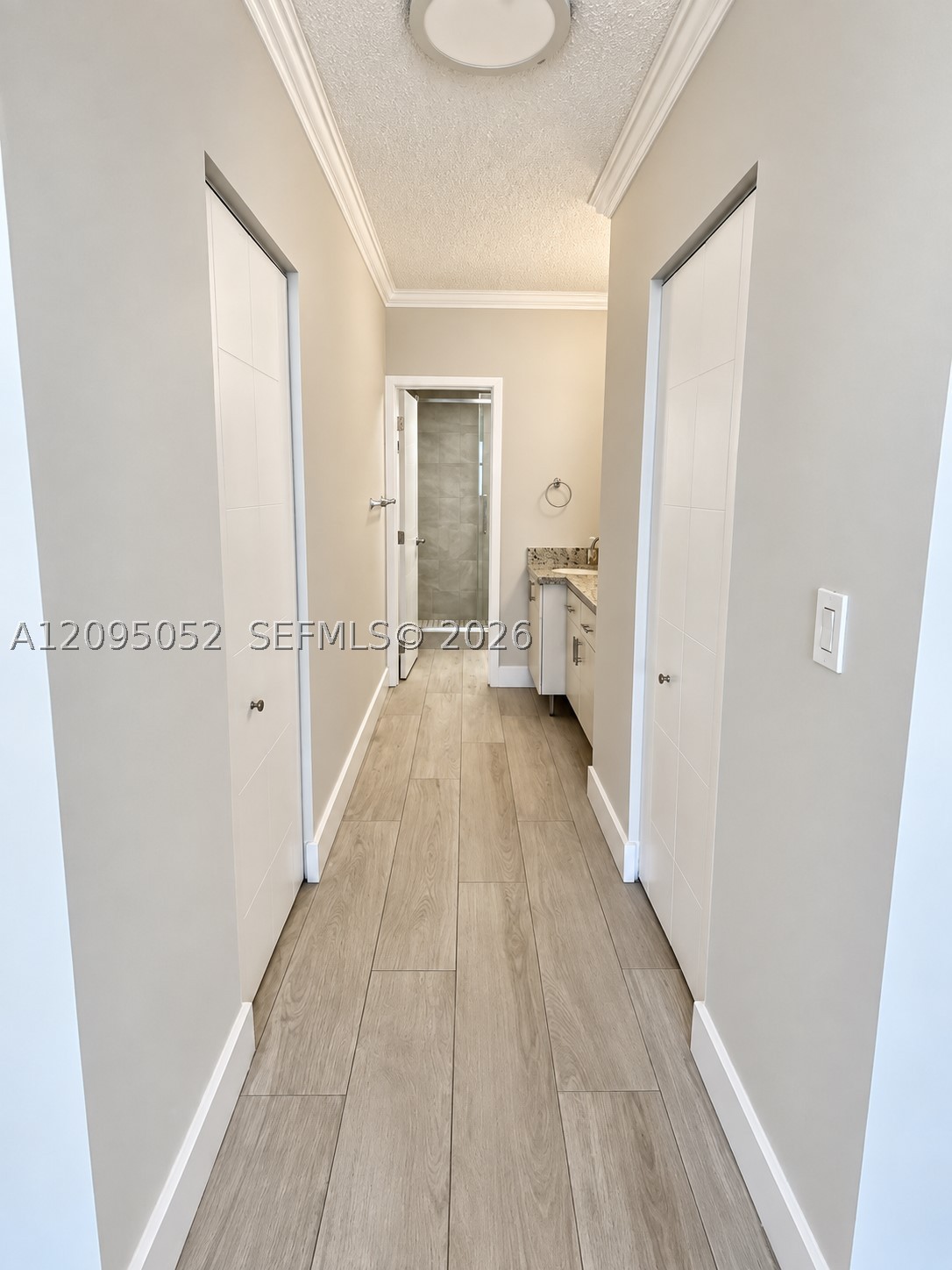 image Arlen House West7