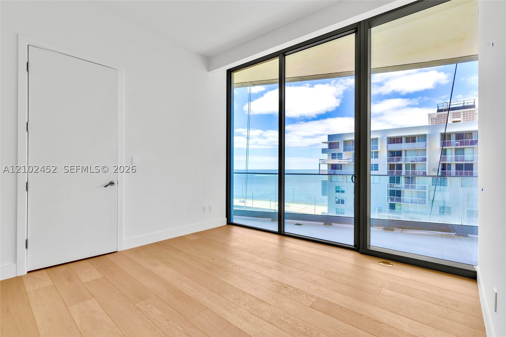 image Una Residences11
