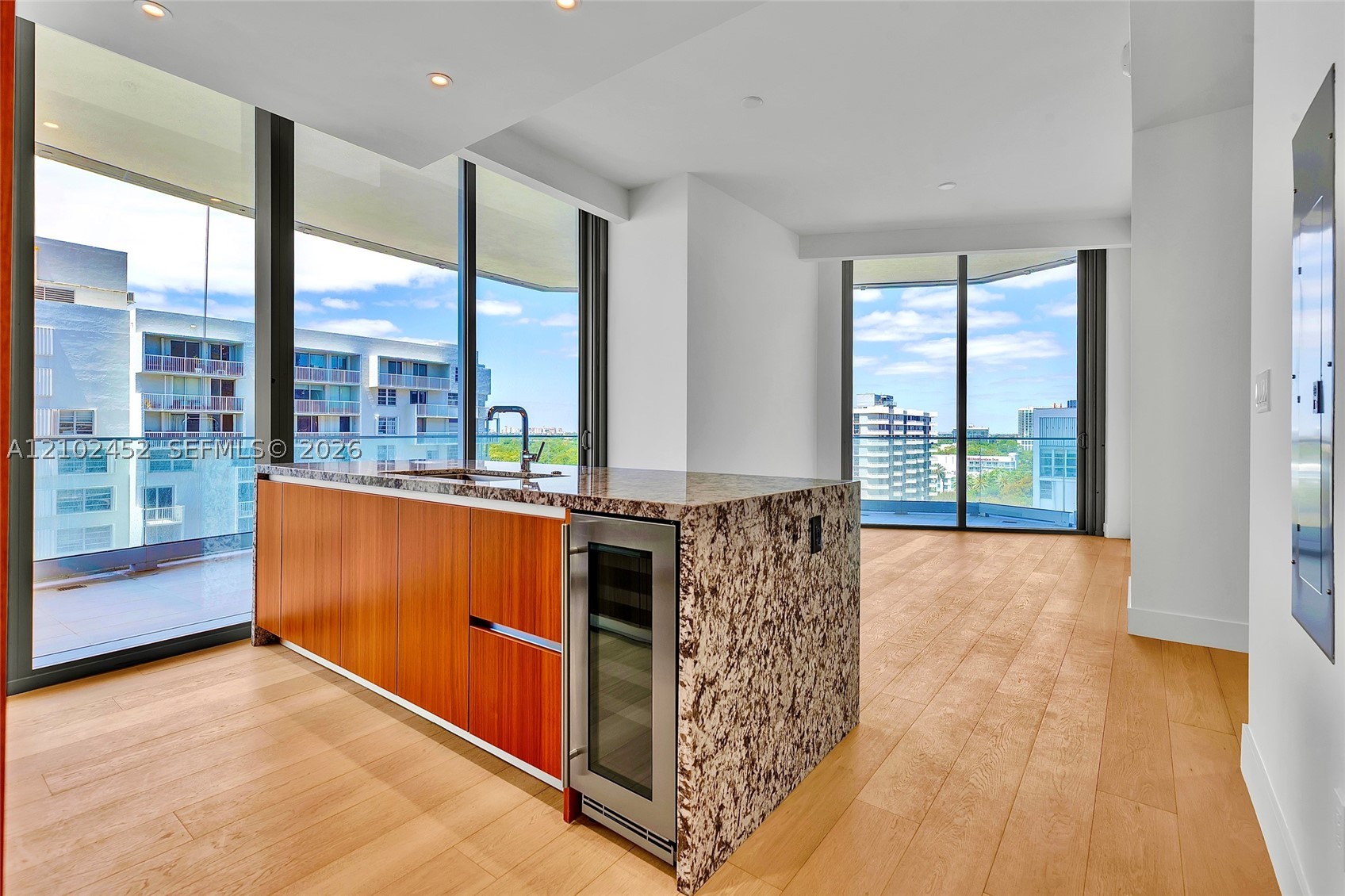 image Una Residences7
