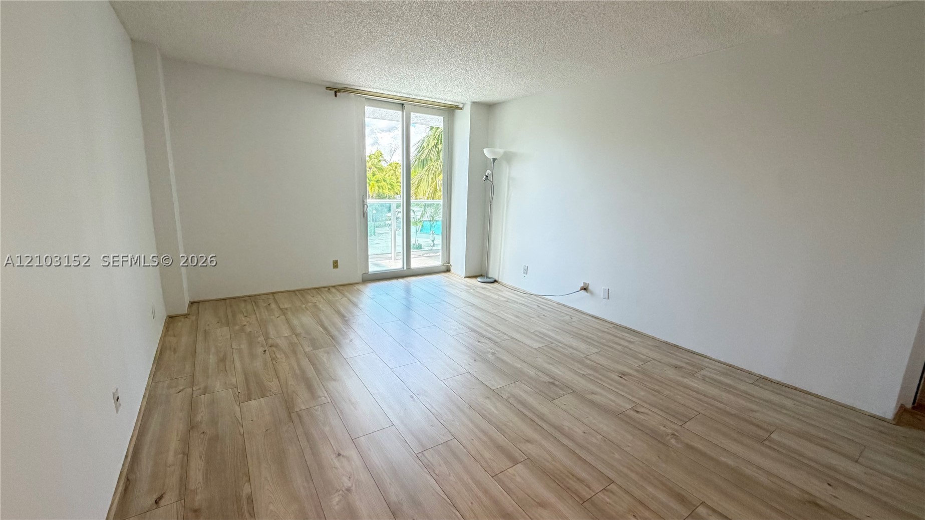 image Arlen House East13